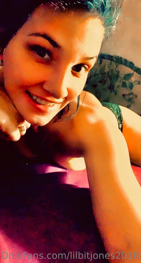 Lilbitjones2016 leaked only fans