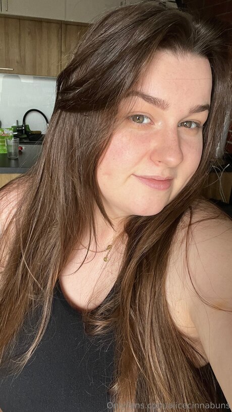 Alicecinnabuns onlyfans tits