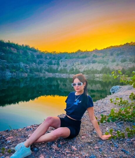 Shine Lia leak onlyfans