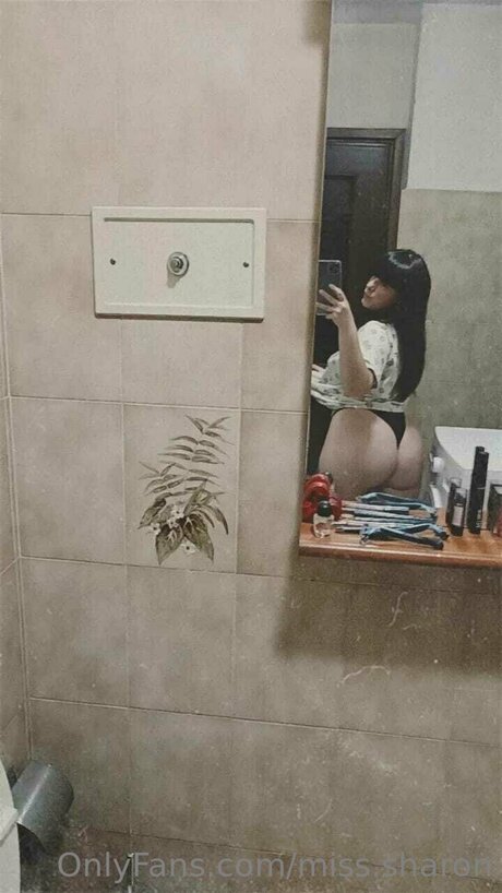 Miss Sharon onlyfans leak ass