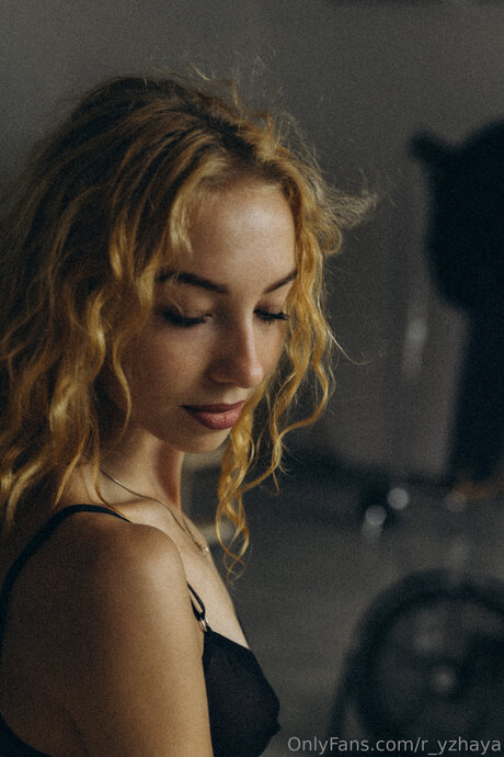 R Yzhaya onlyfans naked