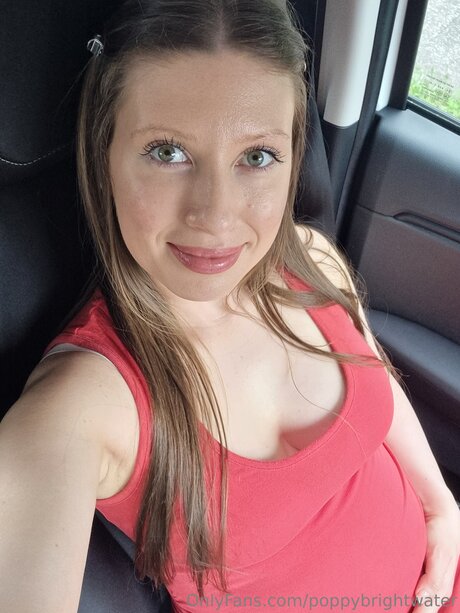 Poppybrightwater onlyfans pictures