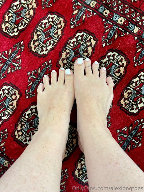 Alexlongtoes onlyfans naked