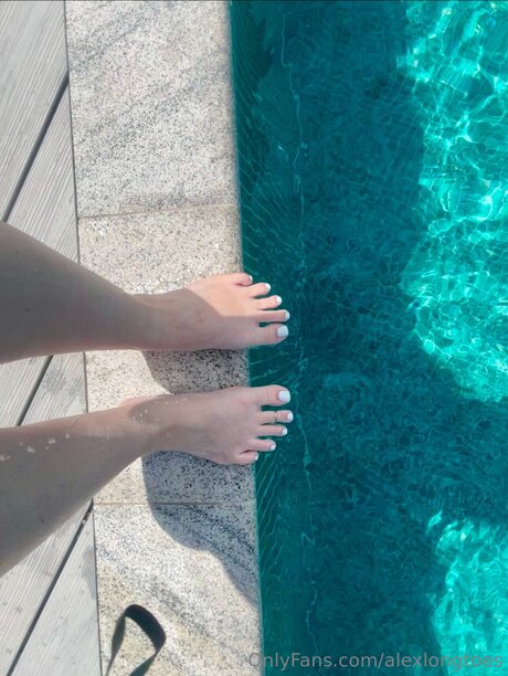 Alexlongtoes onlyfans page