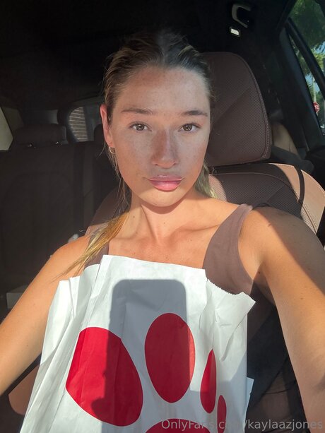 Kaylaazjones feet onlyfans