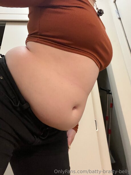 Batty Bratty Belly onlyfans leaks