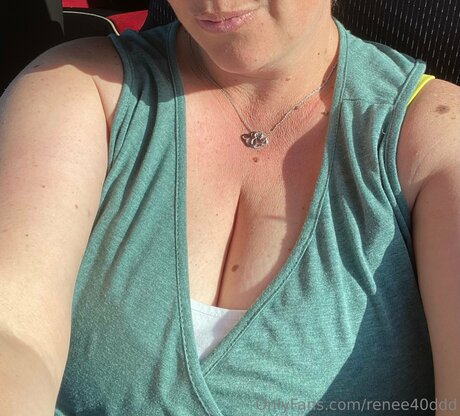 Reneej40ddd onlyfans model