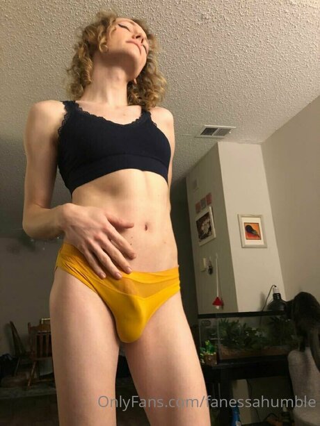 Fanessahumble nude only fans