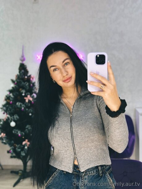 Emily Aur only fans nude leaks
