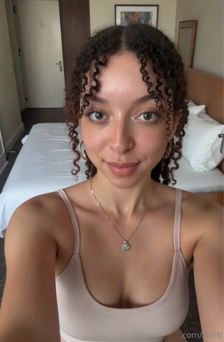 Sunny Bell onlyfans porn nude