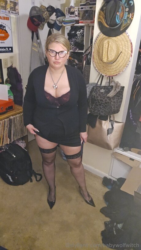 Babywolfwitch en onlyfans