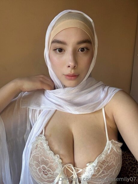 Princessemily07 nudes onlyfans leaks