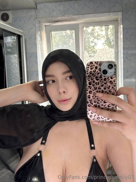 Princessemily07 onlyfans model photo