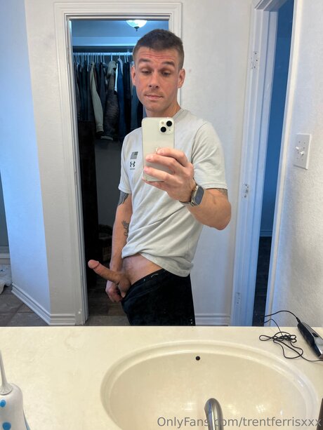Trentferrisxxx onlyfans nude tits