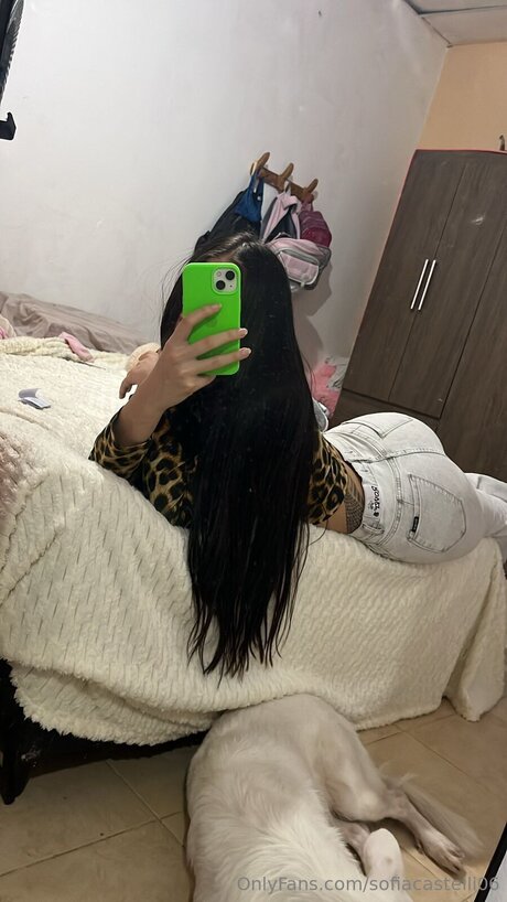 Sofiacastelli06 onlyfans leaked.