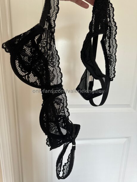 Valeriekingsley onlyfans nude photos