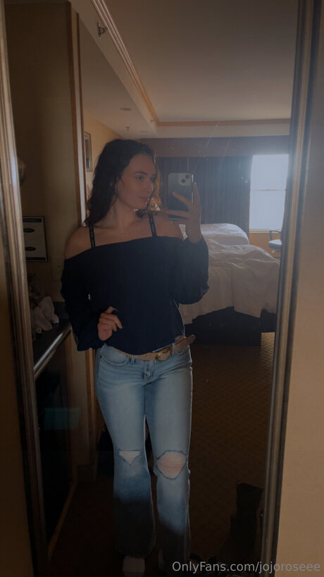 Jojoroseee onlyfans leaks.