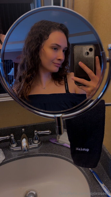 Jojoroseee onlyfans nude leaks