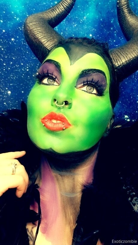 Exoticzombiefree naked onlyfans