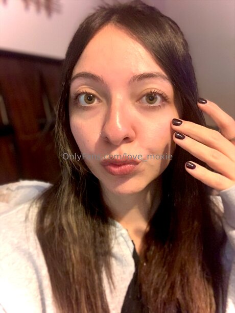 Love Moxie naked onlyfans leak