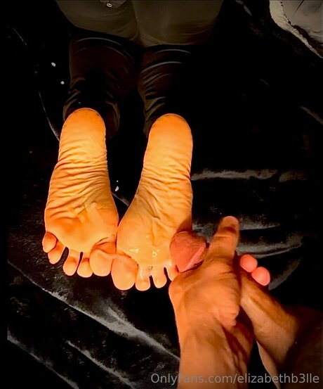 Elizabethb3lle onlyfans nude leak