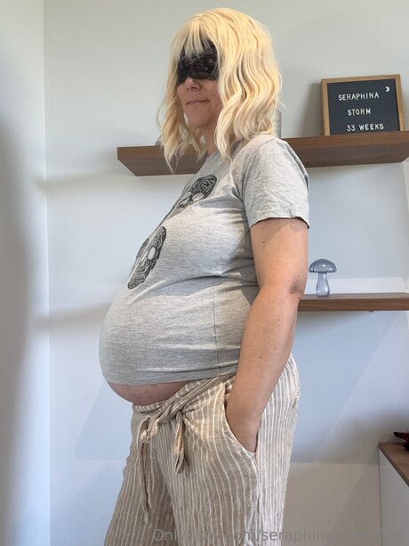 Seraphinastormfree naked on onlyfans