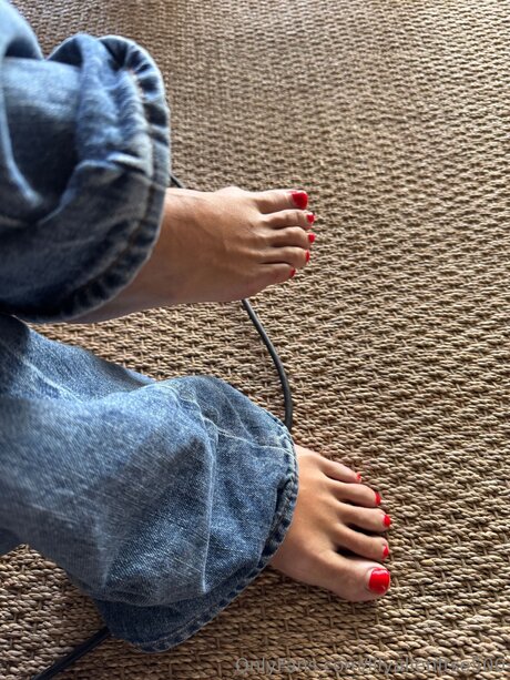 Lilyallenftse500 onlyfans pic