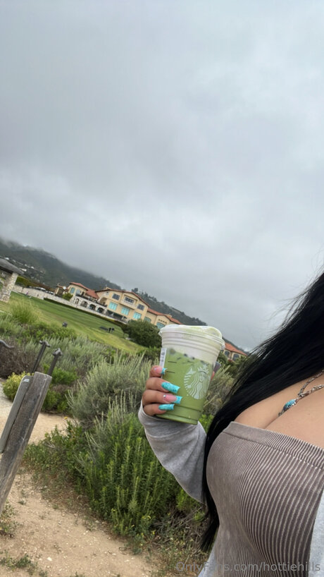Hottiehills nude onlyfans pics