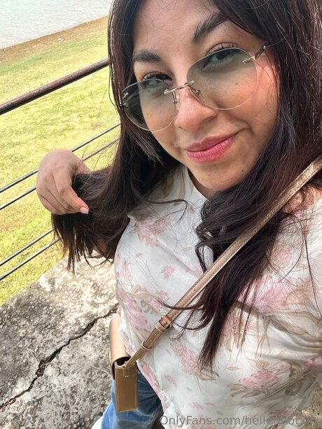 Hellenhotxxx only fans leaks