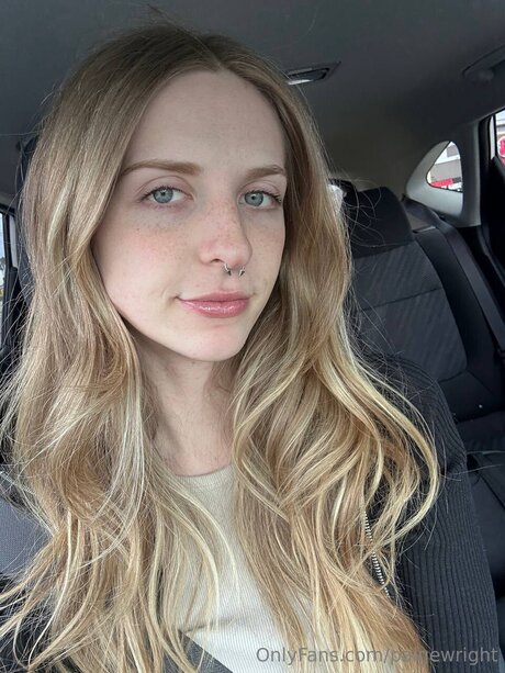 Paigewright onlyfans topless