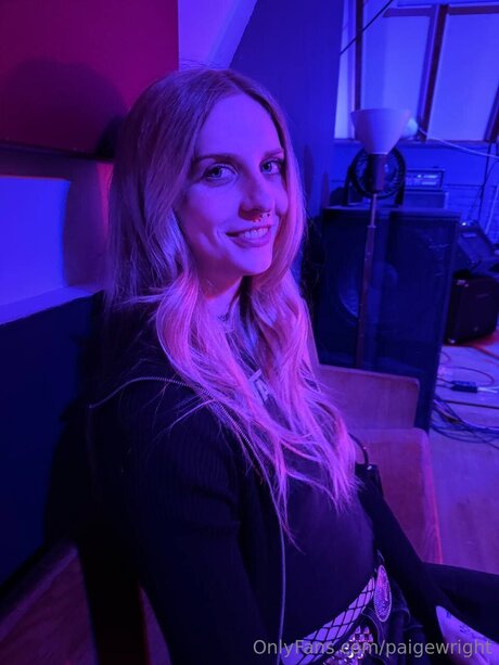 Paigewright boobs onlyfans