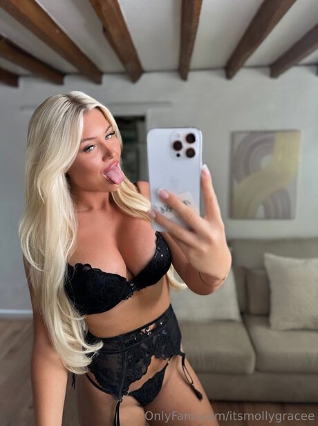 Itsmollygracee nude onlyfans leaked