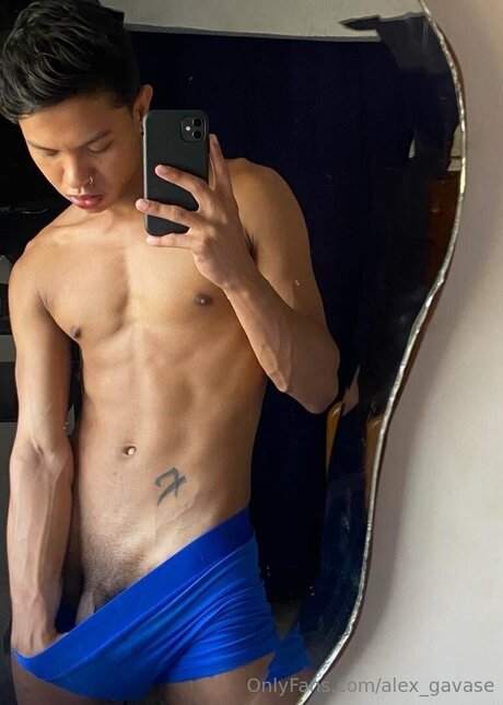 Alex Gavase onlyfans topless