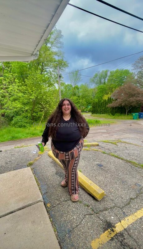 Thixxx Momma only fans leak nude