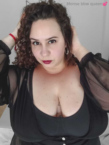 Monsebbwqueen onlyfans striptease