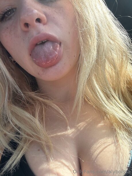 Alybolssa onlyfans explicit content