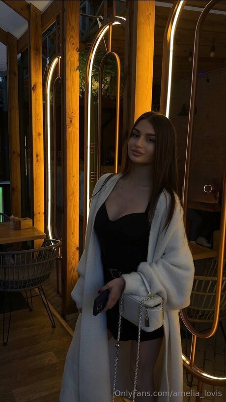 Amelia Lovis naked leaked onlyfans