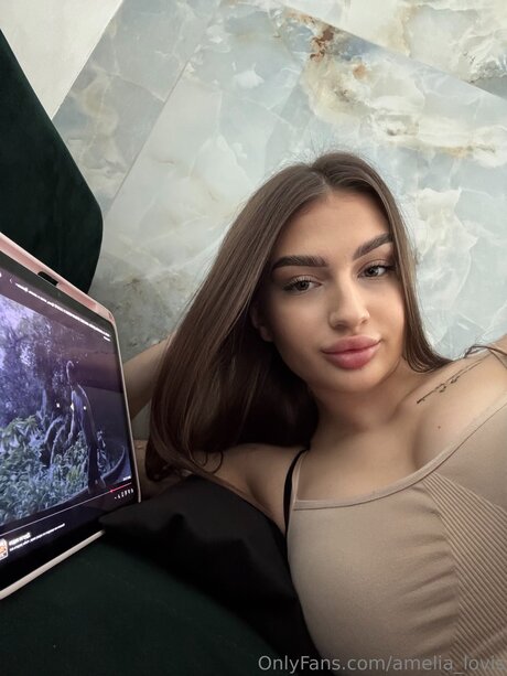 Amelia Lovis nude leak onlyfans