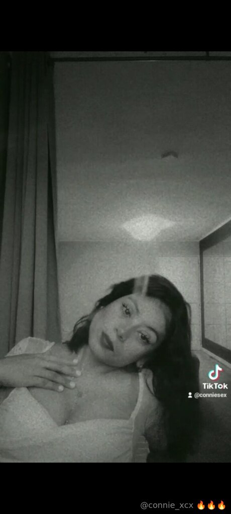 Connie Xcx onlyfans striptease