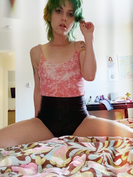 Thequeenastropublic onlyfans leak