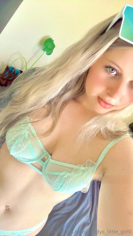 Daddys Little Girl0 porn onlyfans leaks