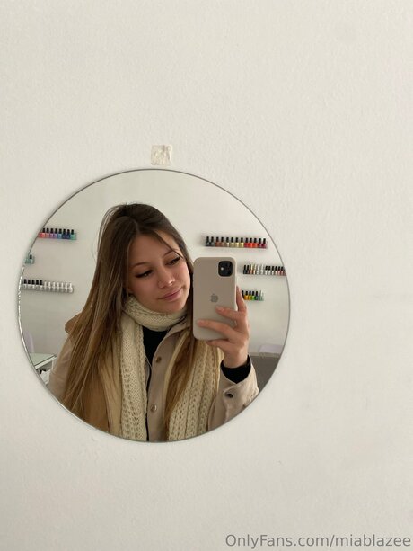 Miablazee only fans pics