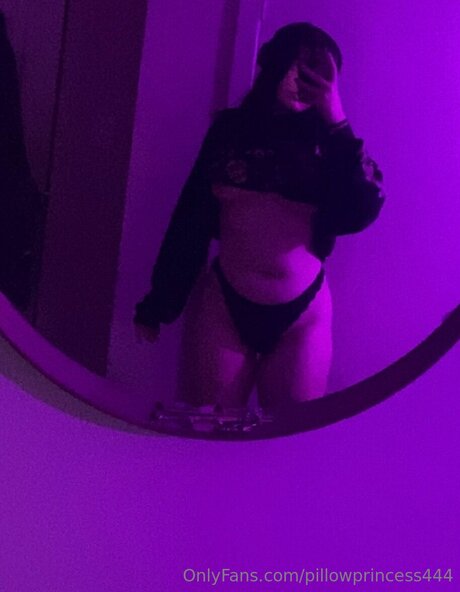 Pillowprincess444 naked leaked onlyfans