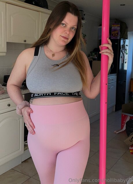 Hollibaby69 leaked onlyfans