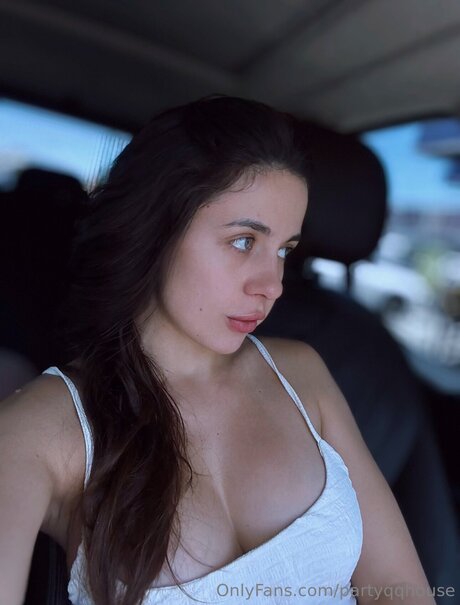 Partyqqhouse onlyfans model images