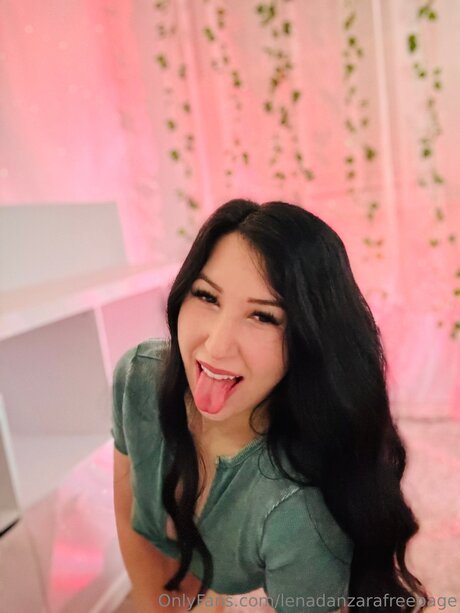 Lenadanzarafreepage onlyfans page