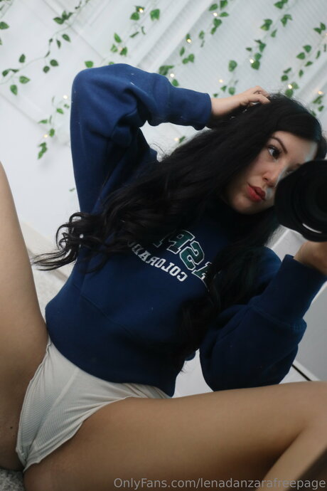 Lenadanzarafreepage onlyfans free content
