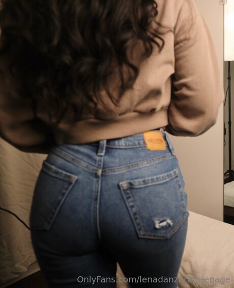 Lenadanzarafreepage Profile pic