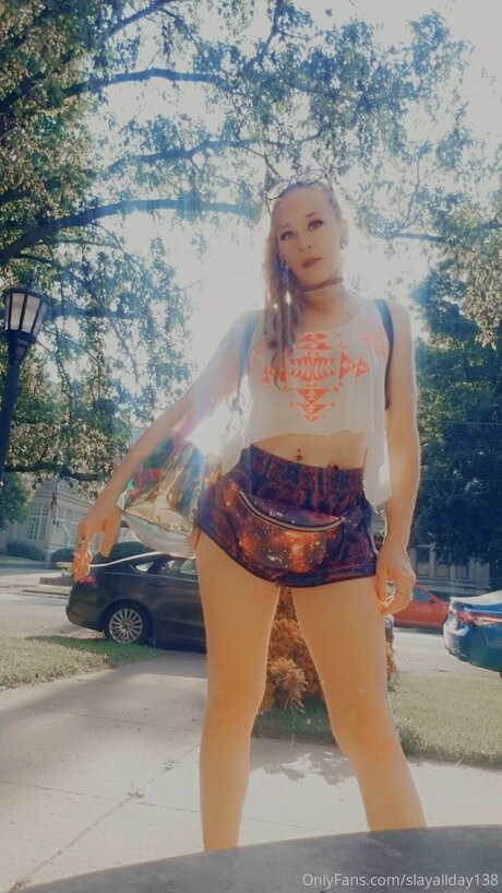 Slayallday138 feet onlyfans