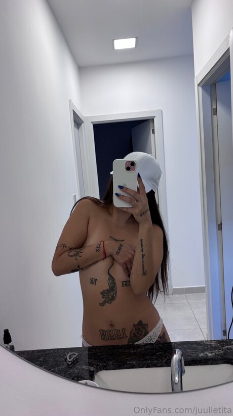 De Clairmont onlyfans model